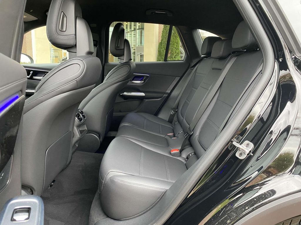 Thumbnail: 2025 Mercedes-Benz GLC - 19