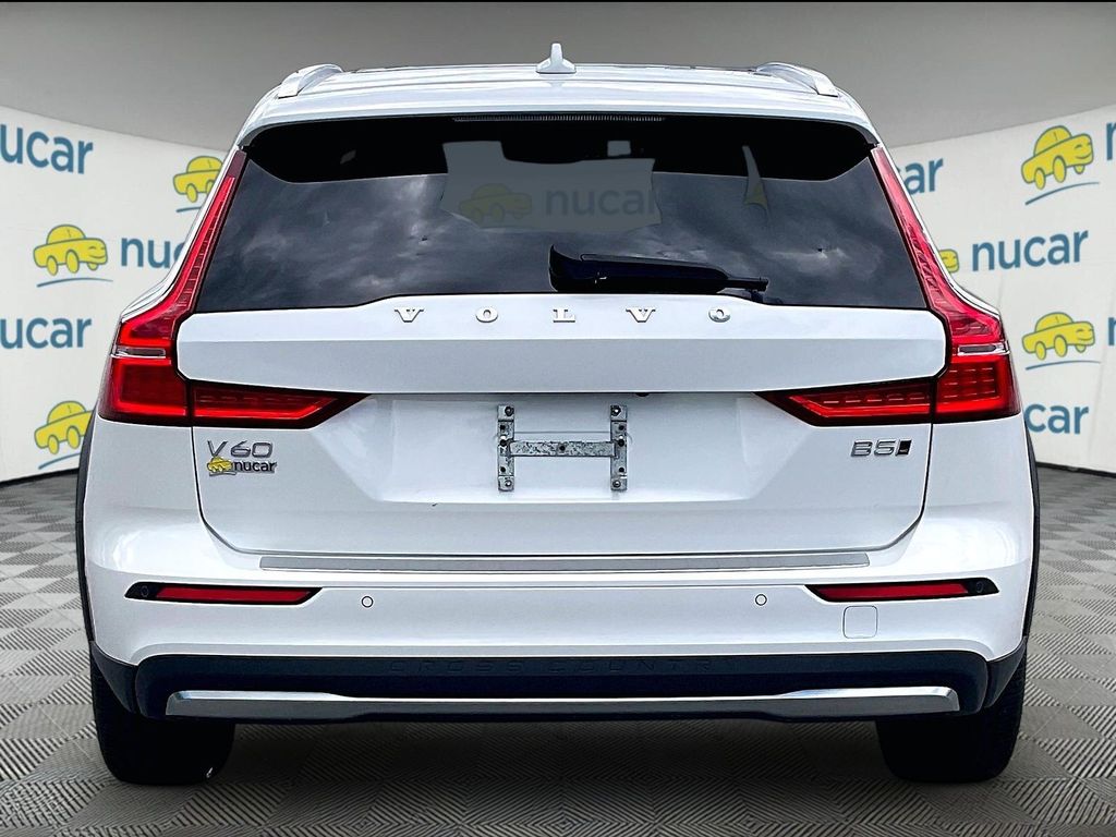 2025 Volvo V60 Cross Country — photo 5