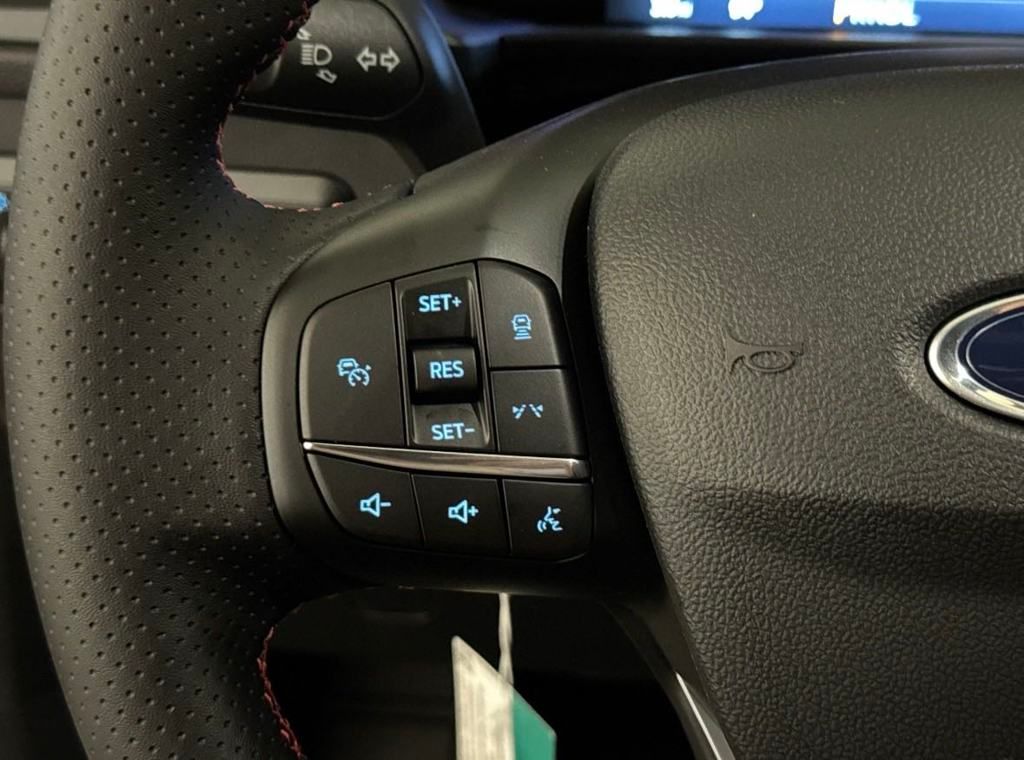 2025 Ford Escape ST-Line photo 18