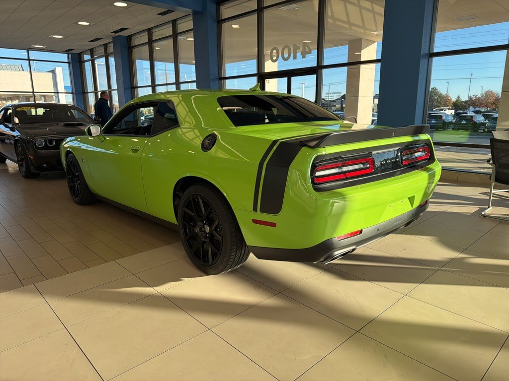 Thumbnail: 2015 Dodge Challenger - 3
