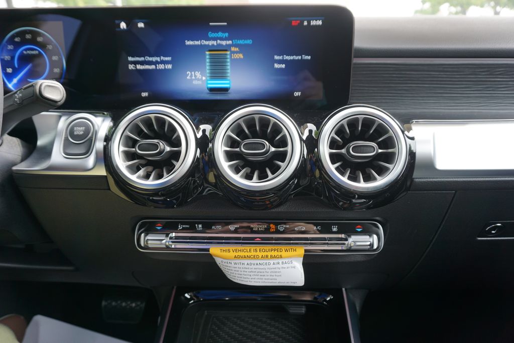 2025 Mercedes-Benz EQB 250+ 32
