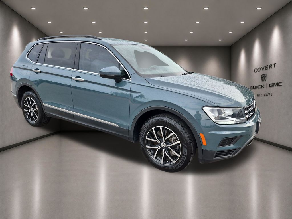 Platinum Gray Metallic 2021 Volkswagen Tiguan SE FWD SUV / Crossover Front-Wheel Drive 8-Speed Automatic