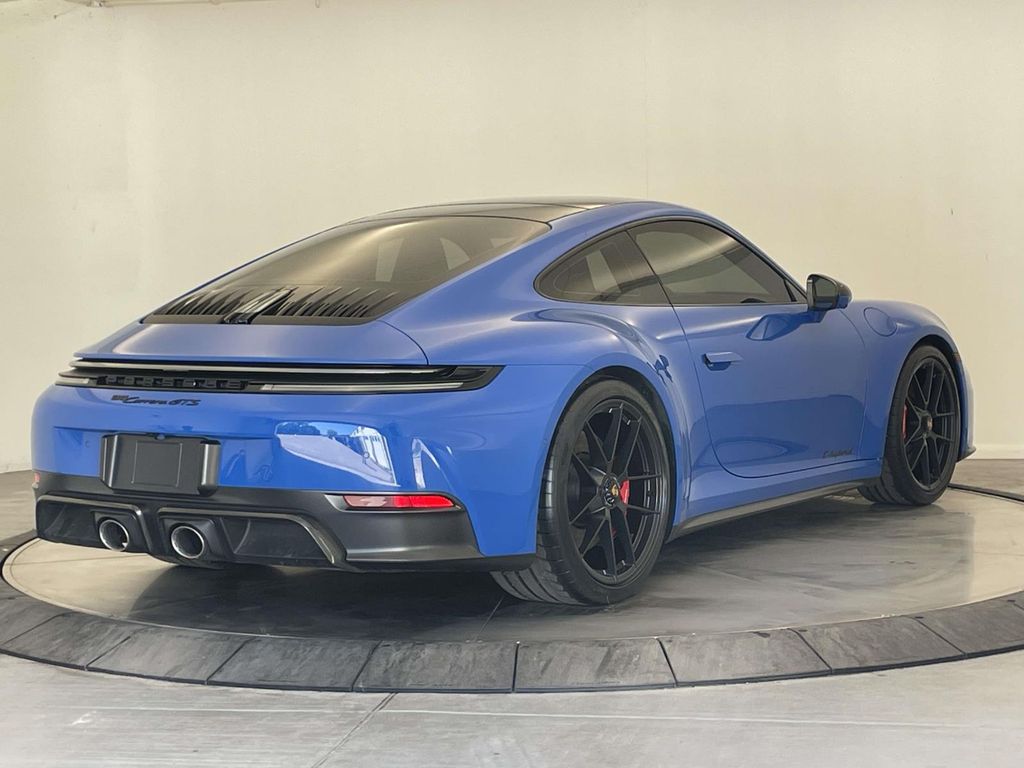 2026 Porsche 911 Carrera GTS - 6