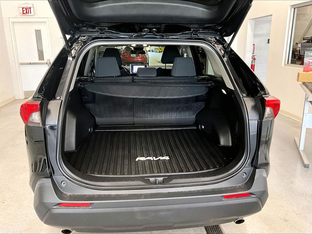 2023 Toyota RAV4 — photo 34