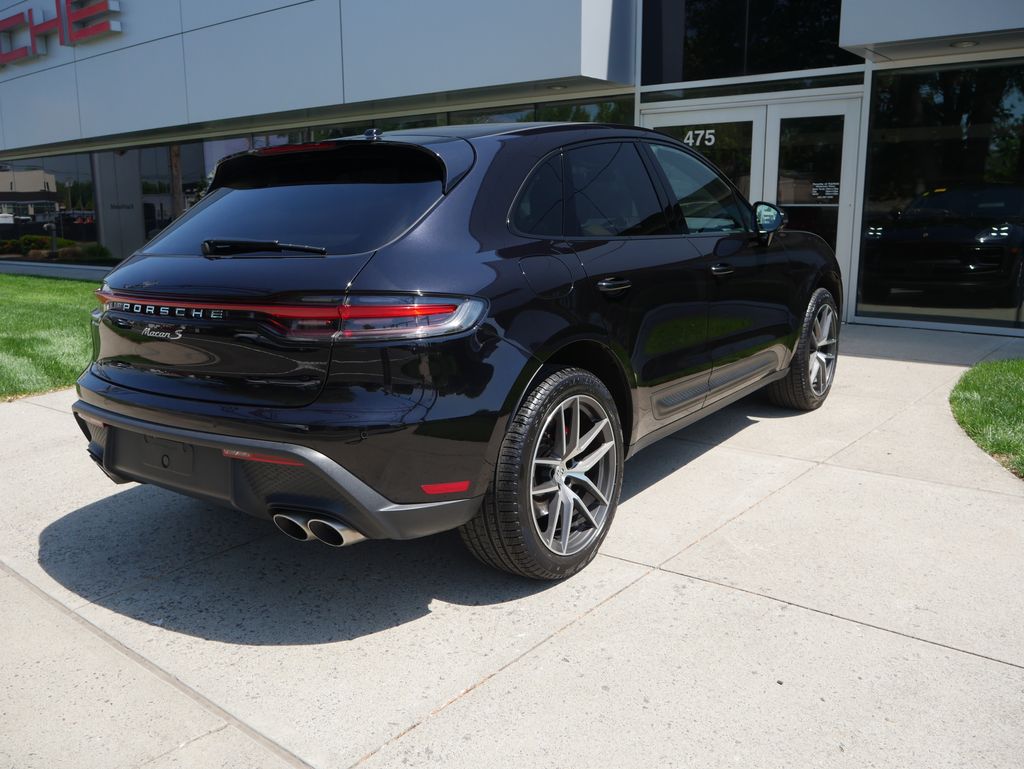 Thumbnail: 2023 Porsche Macan - 7