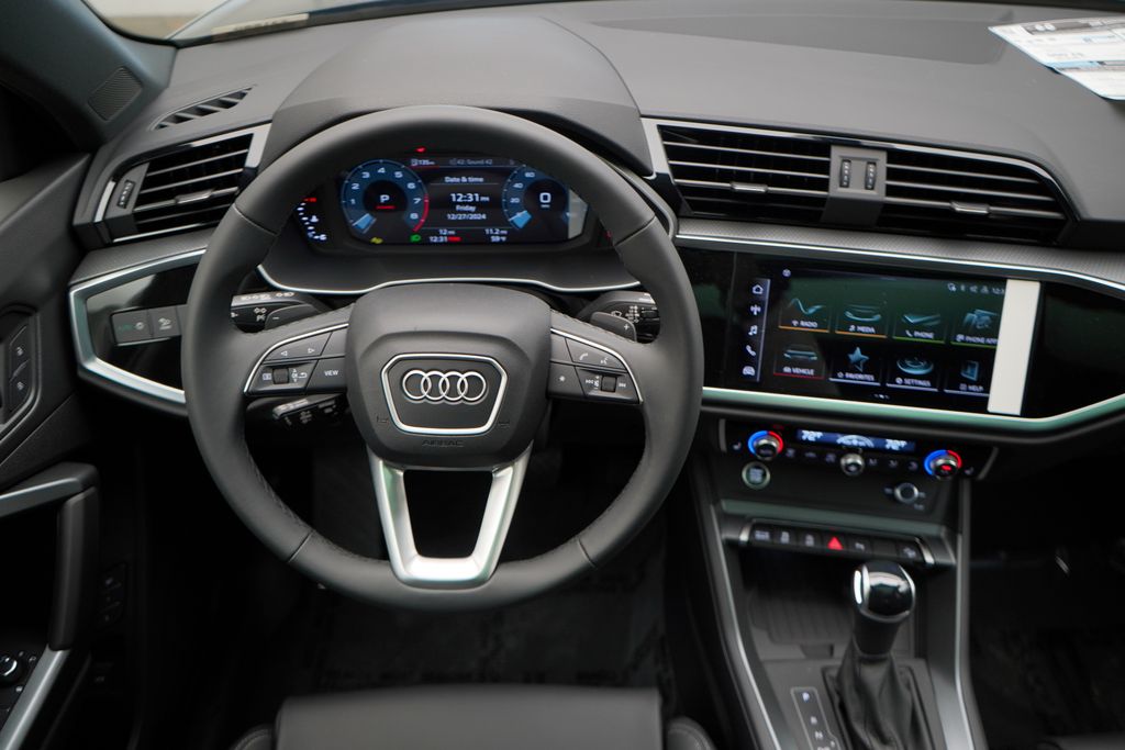 2025 Audi Q3  12