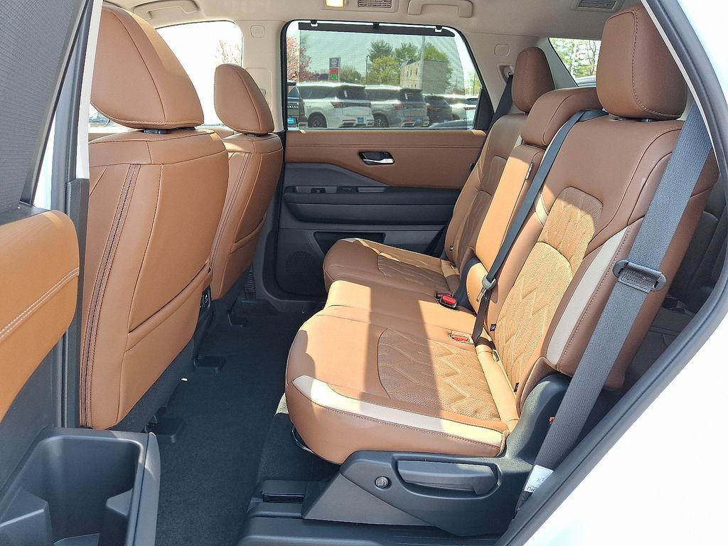 2026 Nissan Pathfinder — photo 6