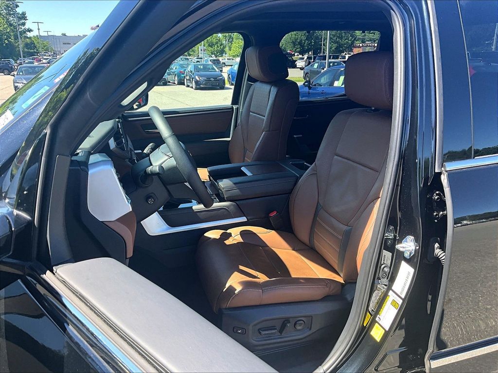 2025 Toyota Tundra — photo 10