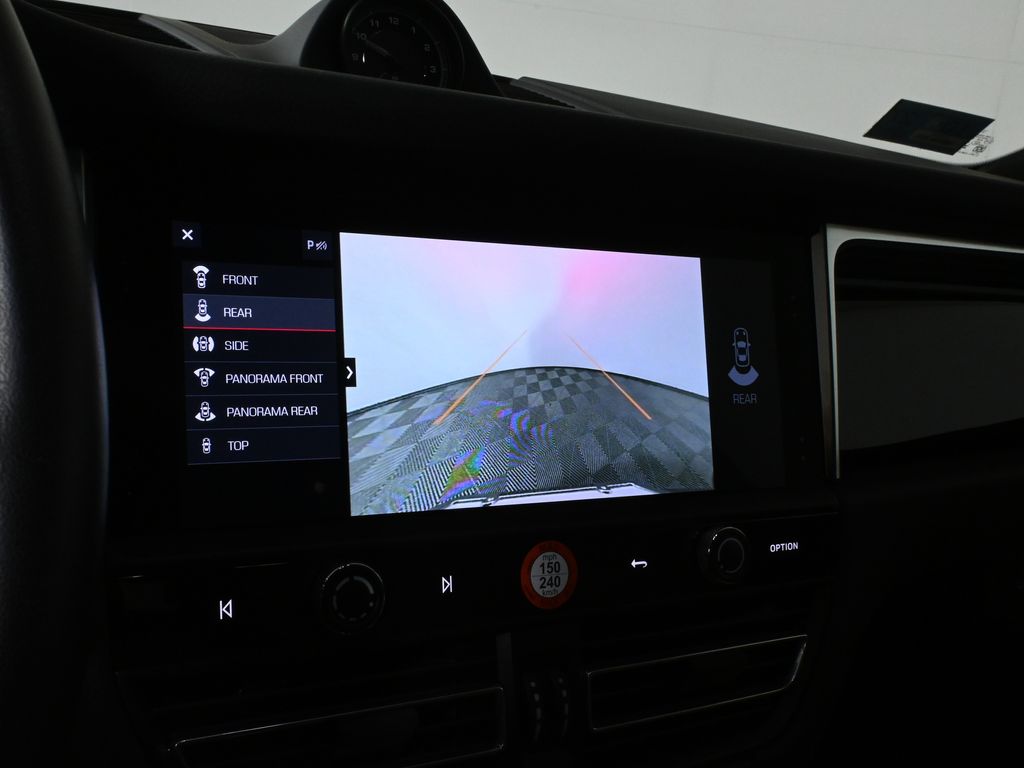 Thumbnail: 2024 Porsche Macan - 27