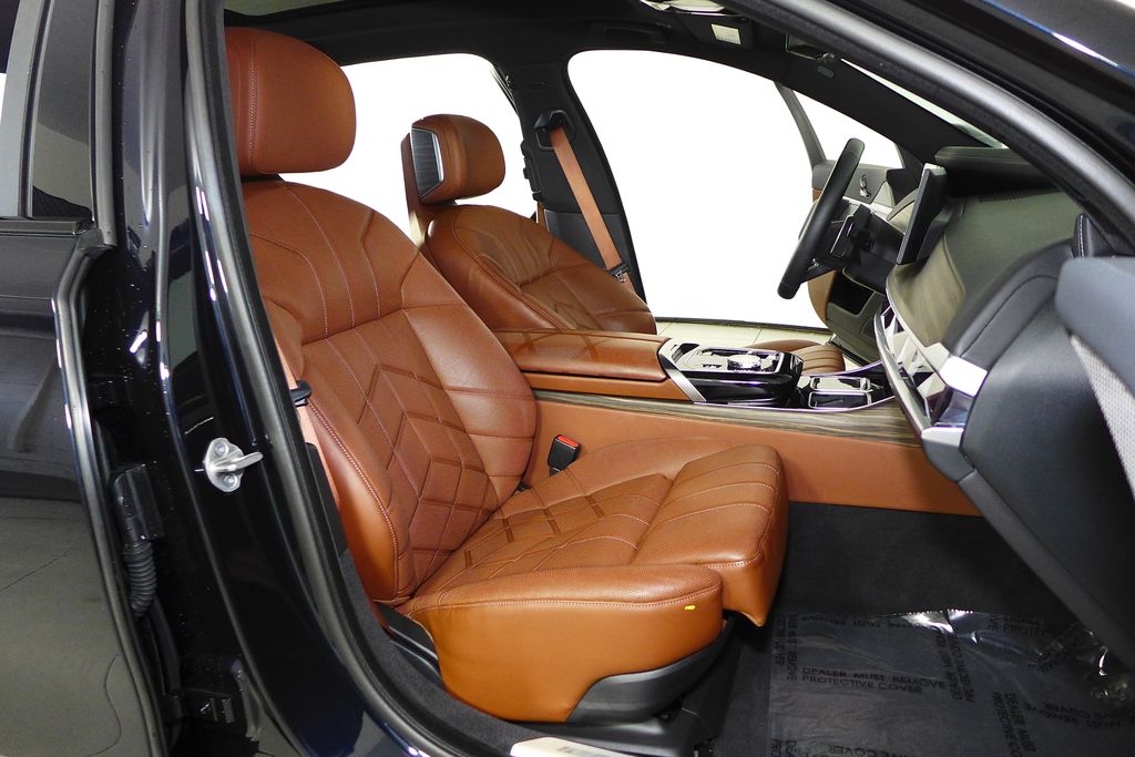 Thumbnail: 2023 BMW 7 Series - 19