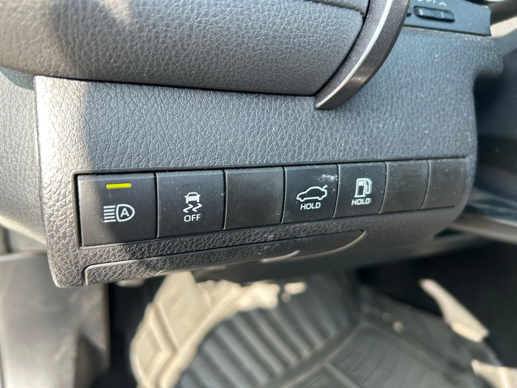 2021 Toyota Camry LE 17