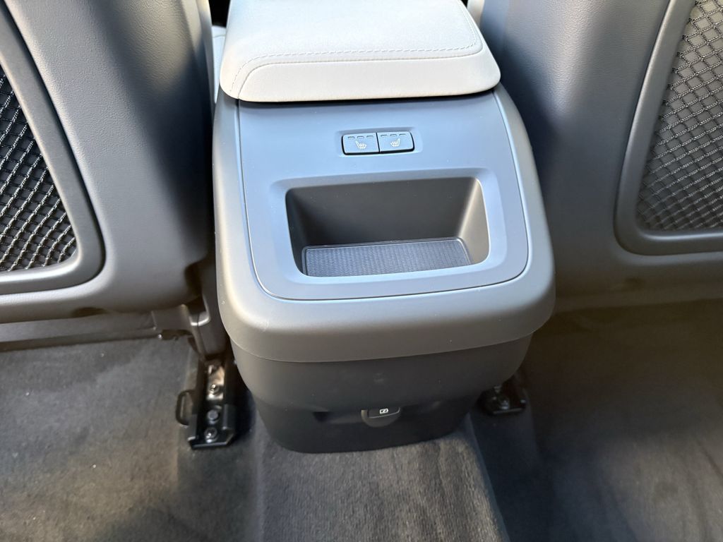 New 2026 Vapour Gray Volvo B5 Plus image 26