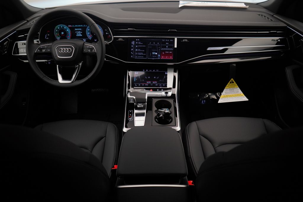 Thumbnail: 2026 Audi Q8 - 8