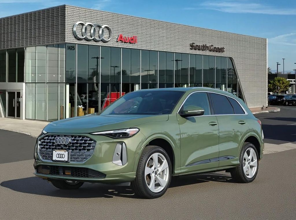 Thumbnail: 2025 Audi Q5 - 1