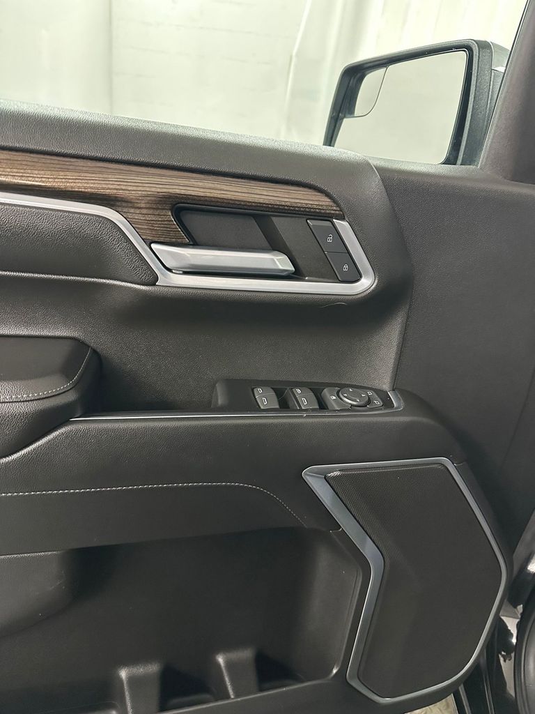 used 2022 Chevrolet Silverado 1500 car, priced at $30,985