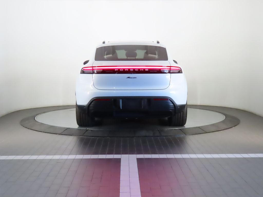 Thumbnail: 2025 Porsche Macan - 6