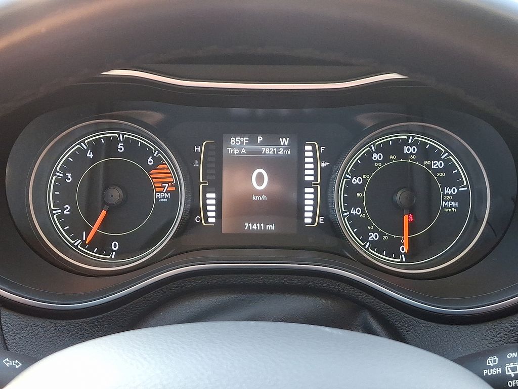 Thumbnail: 2020 Jeep Cherokee - 20