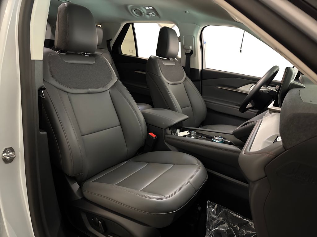 2026 Space White Metallic Ford Explorer Active RWD SUV