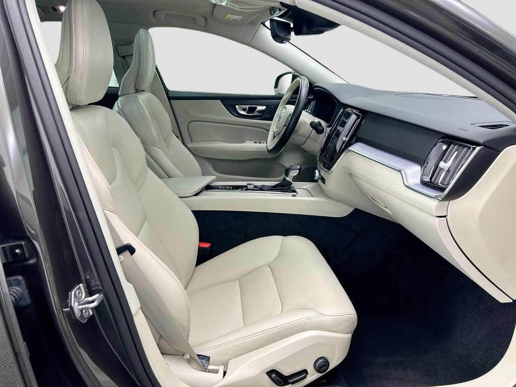 Thumbnail: 2020 Volvo S60 - 18