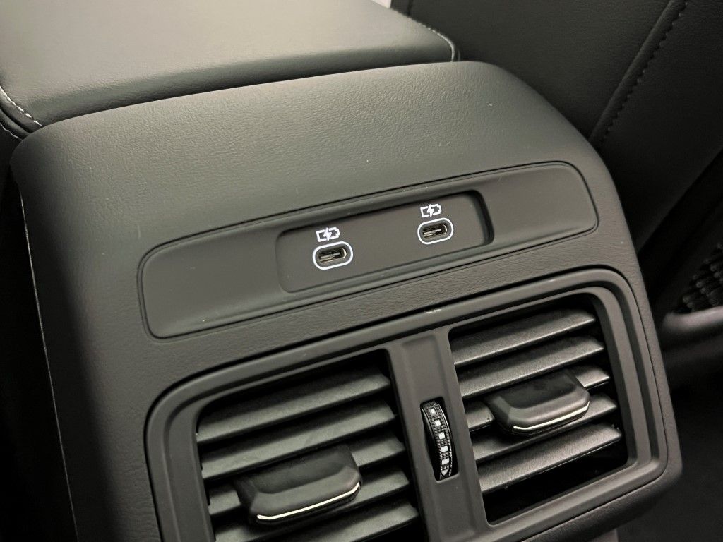 Thumbnail: 2025 Audi Q5 - 18