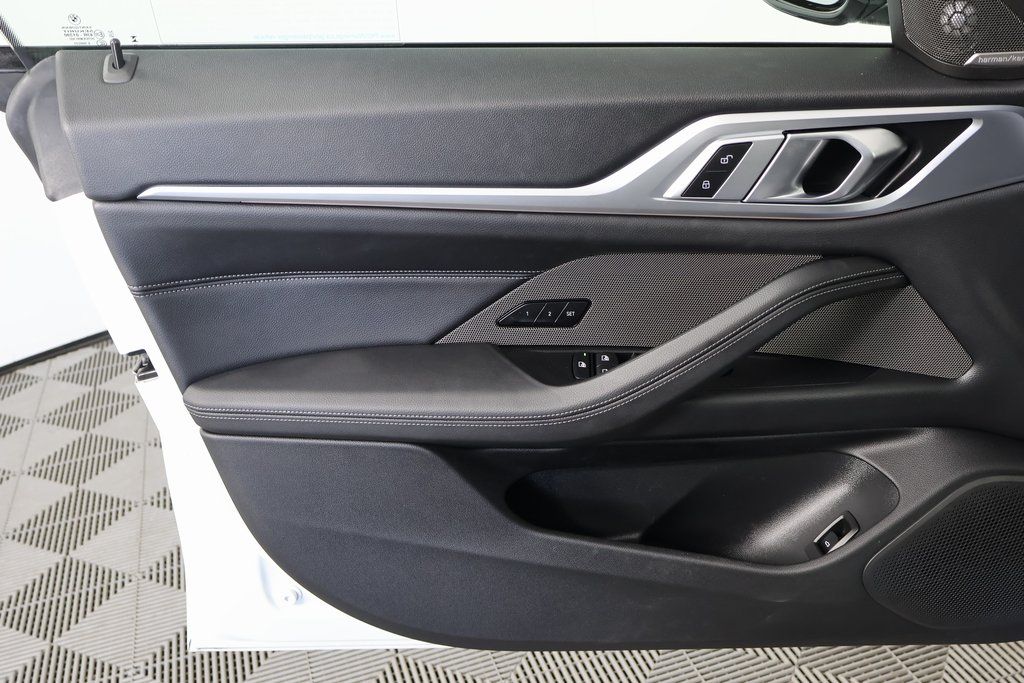 Thumbnail: 2023 BMW i4 - 12