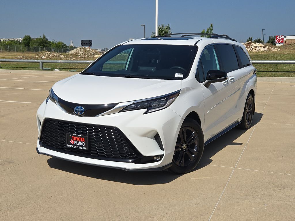 2024 Toyota Sienna XSE 7-Passenger AWD