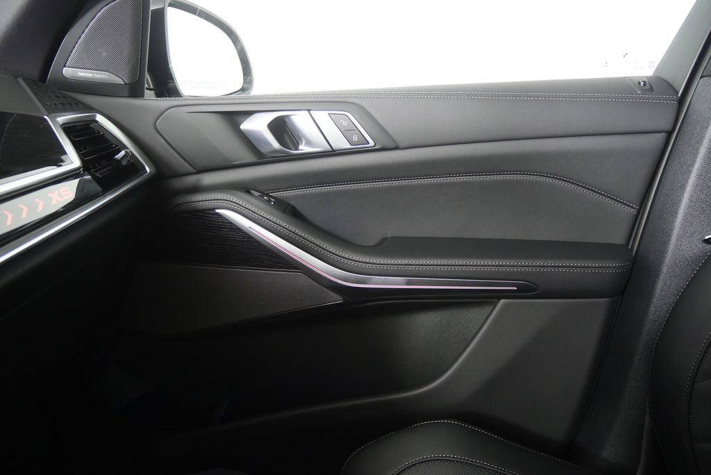 Thumbnail: 2026 BMW X5 - 24