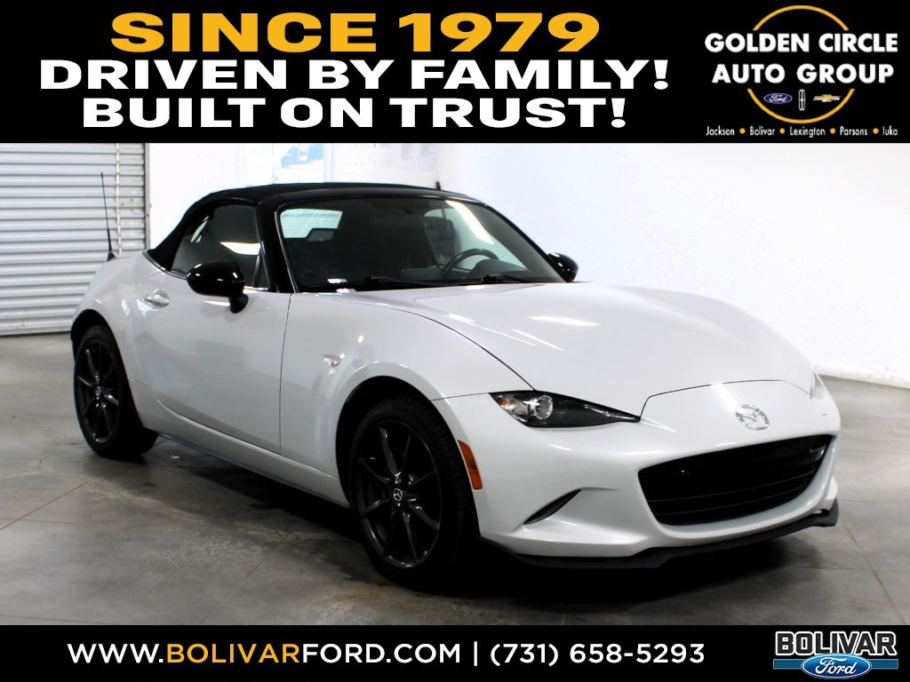 Ceramic Metallic 2016 Mazda MX-5 Miata Convertible Rear-Wheel Drive 6-Speed Manual