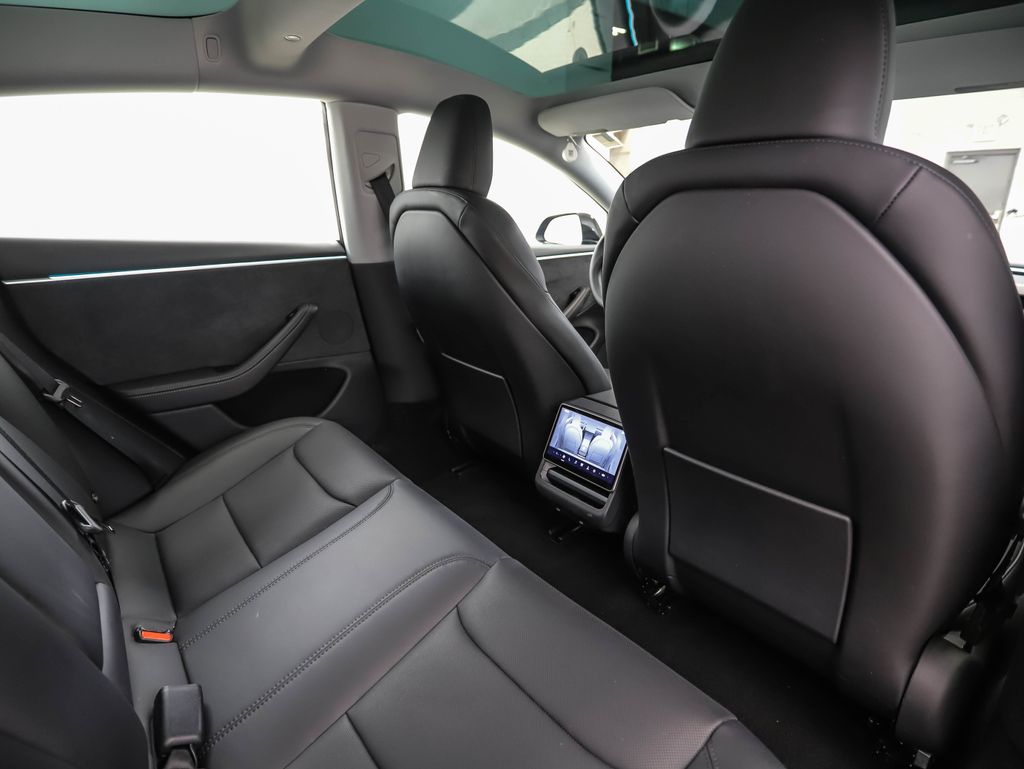 Thumbnail: 2025 Tesla Model 3 - 24