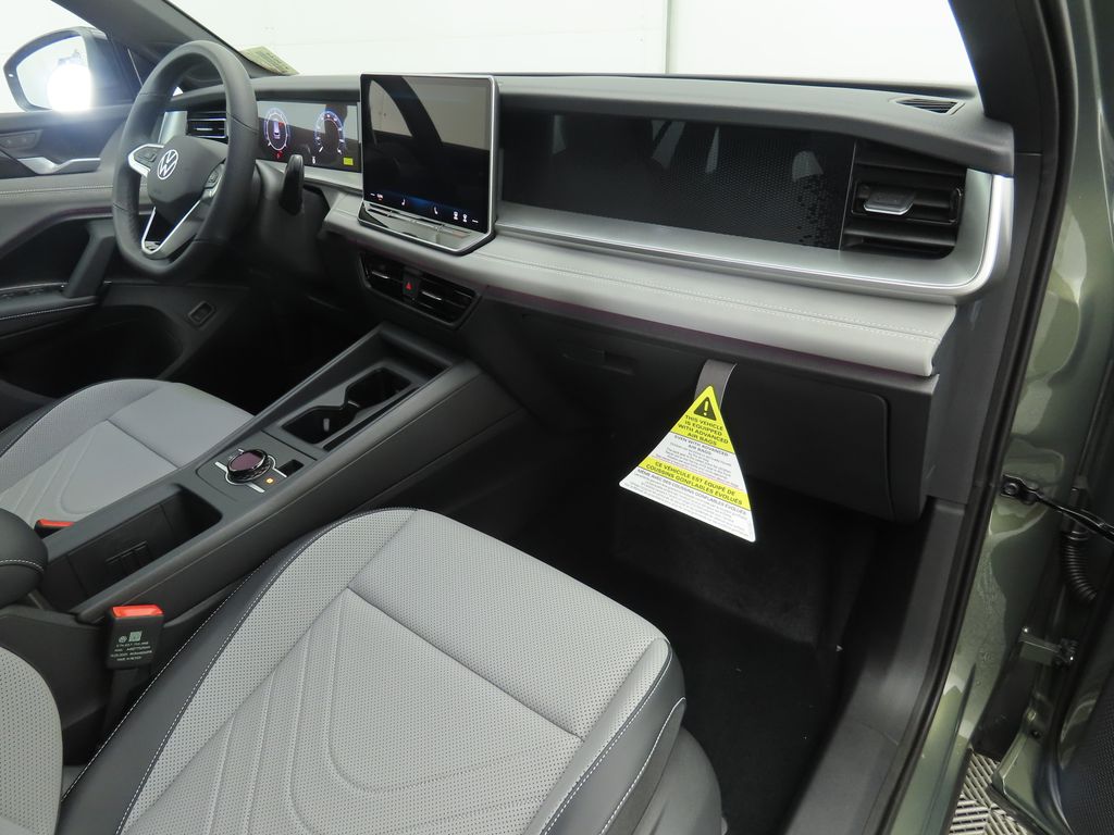 Thumbnail: 2025 Volkswagen Tiguan - 18