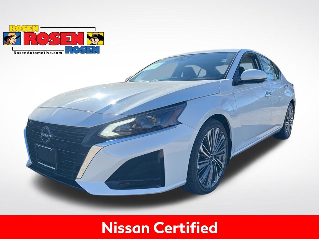 Pearl White Tricoat 2024 Nissan Altima 2.5 SL FWD Sedan Front-Wheel Drive Continuously Variable Transmission