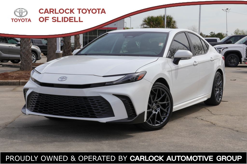 2025 Toyota Camry SE FWD