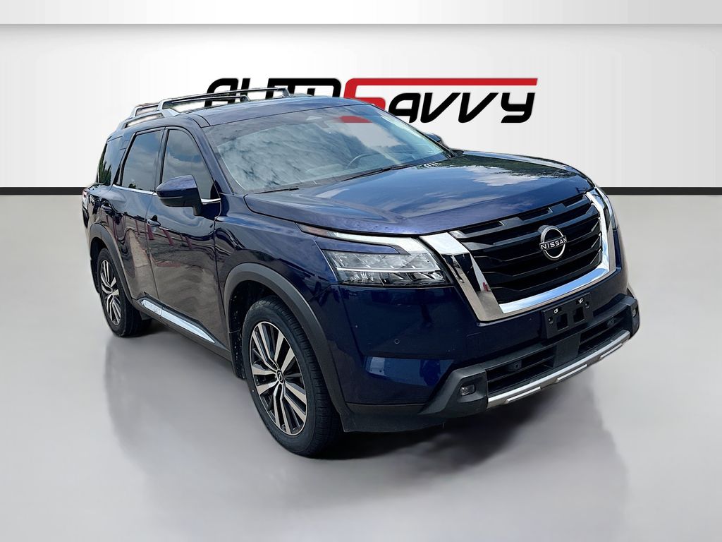 2022 Nissan Pathfinder Platinum 2WD's photo