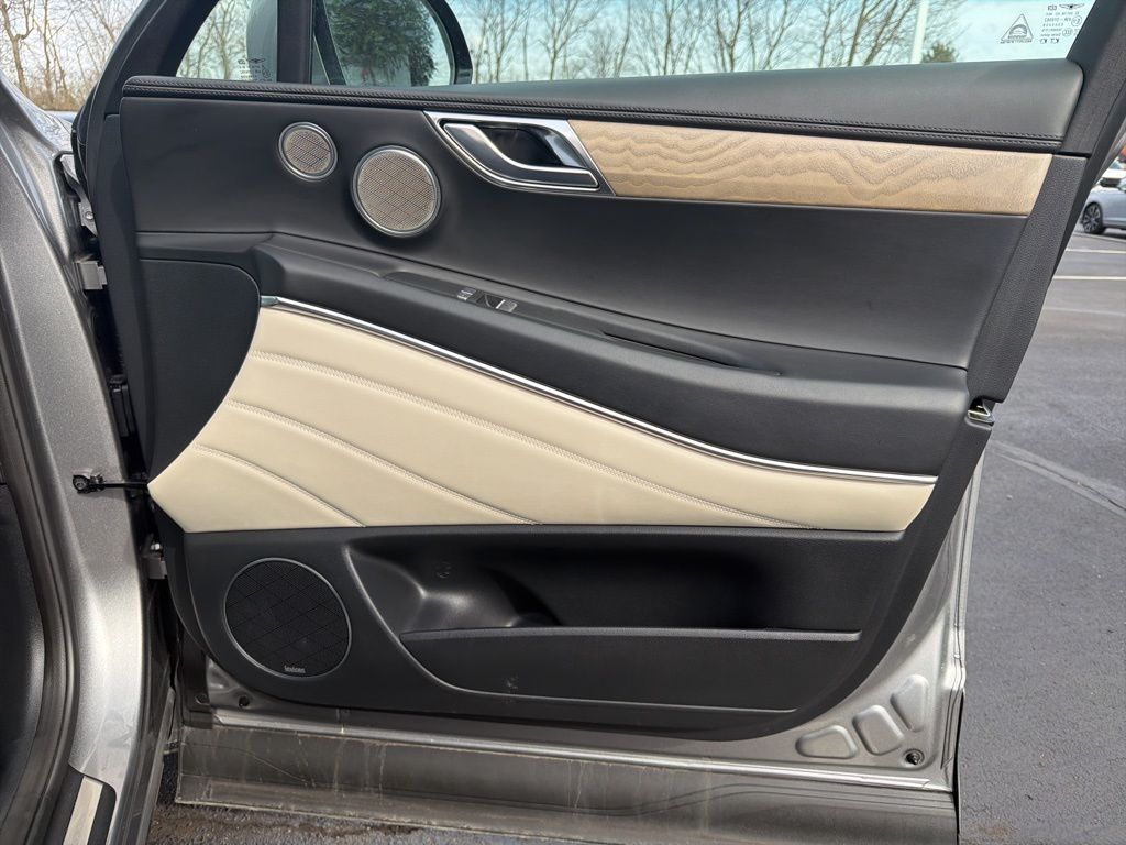 Thumbnail: 2023 Genesis GV80 - 26