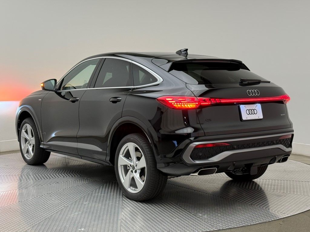 Thumbnail: 2025 Audi Q5 - 8