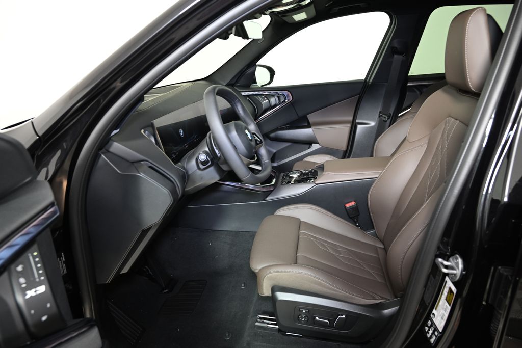 Thumbnail: 2025 BMW X3 - 14