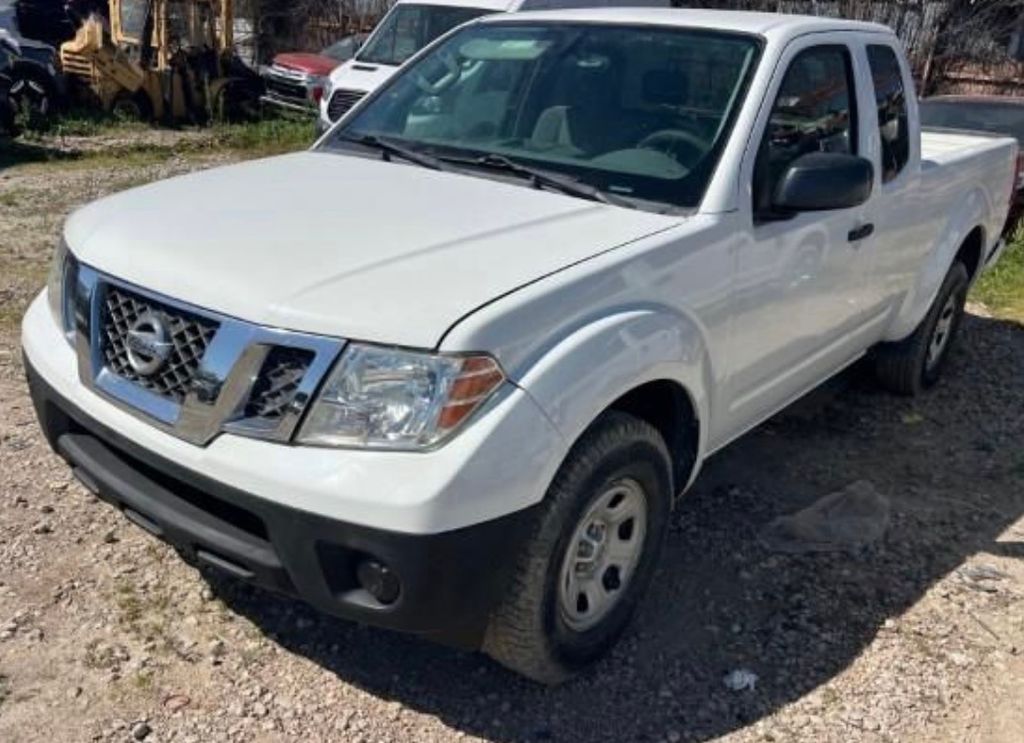 Glacier White 2018 Nissan Frontier S King Cab Pickup Truck 4X2 5-Speed Automatic Overdrive