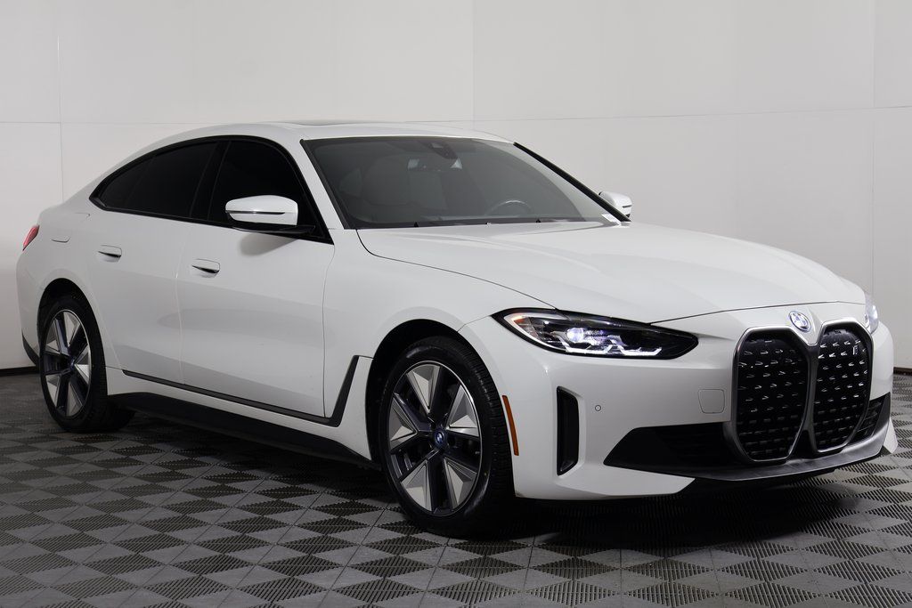 Thumbnail: 2023 BMW i4 - 3