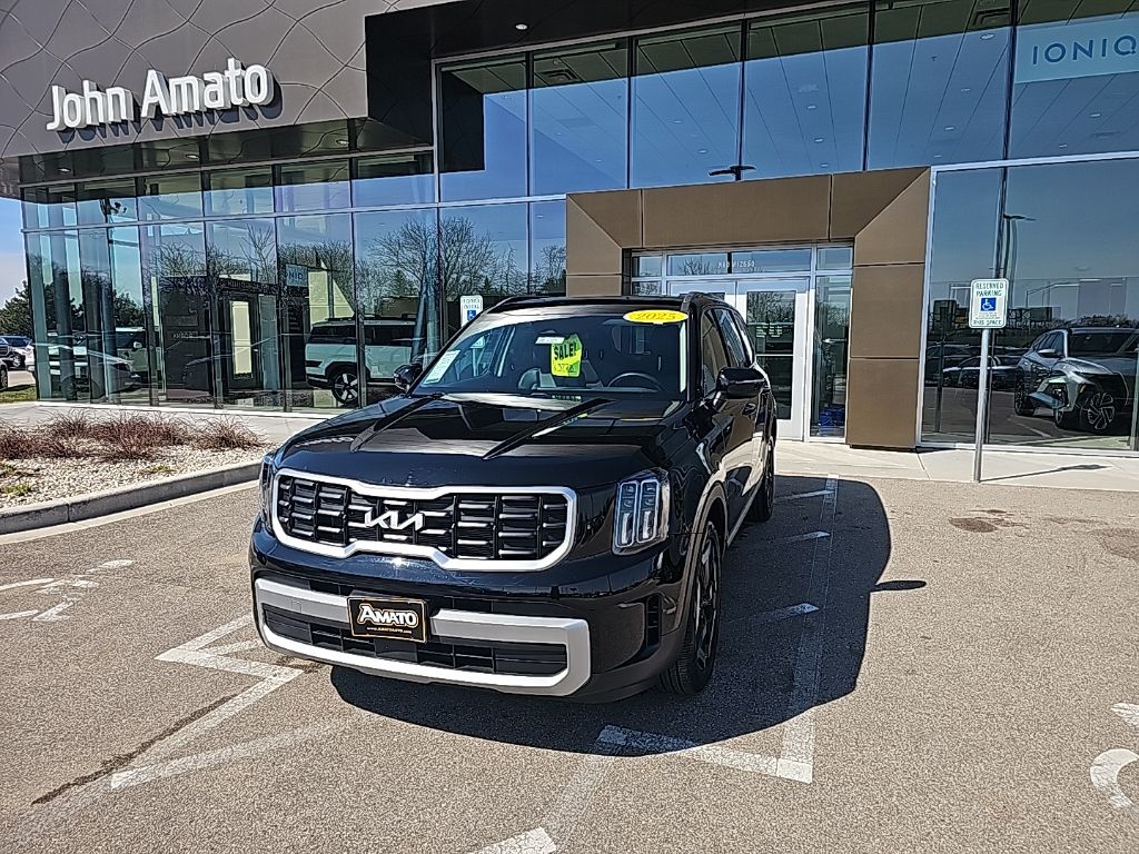 Ebony Black 2025 Kia Telluride S AWD SUV / Crossover All-Wheel Drive 8-Speed Automatic