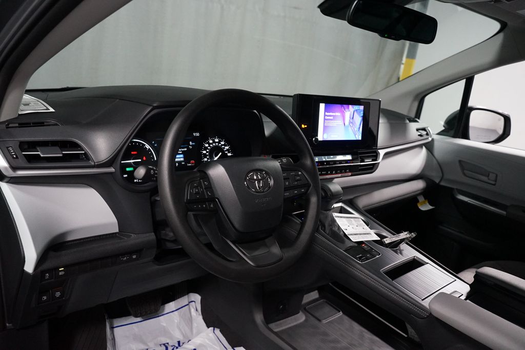 Thumbnail: 2026 Toyota Sienna - 11