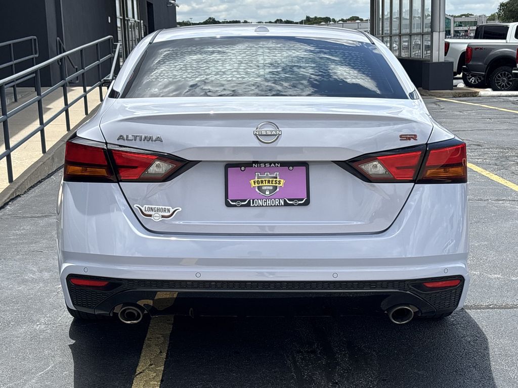 Used 2024 Nissan Altima Sedan