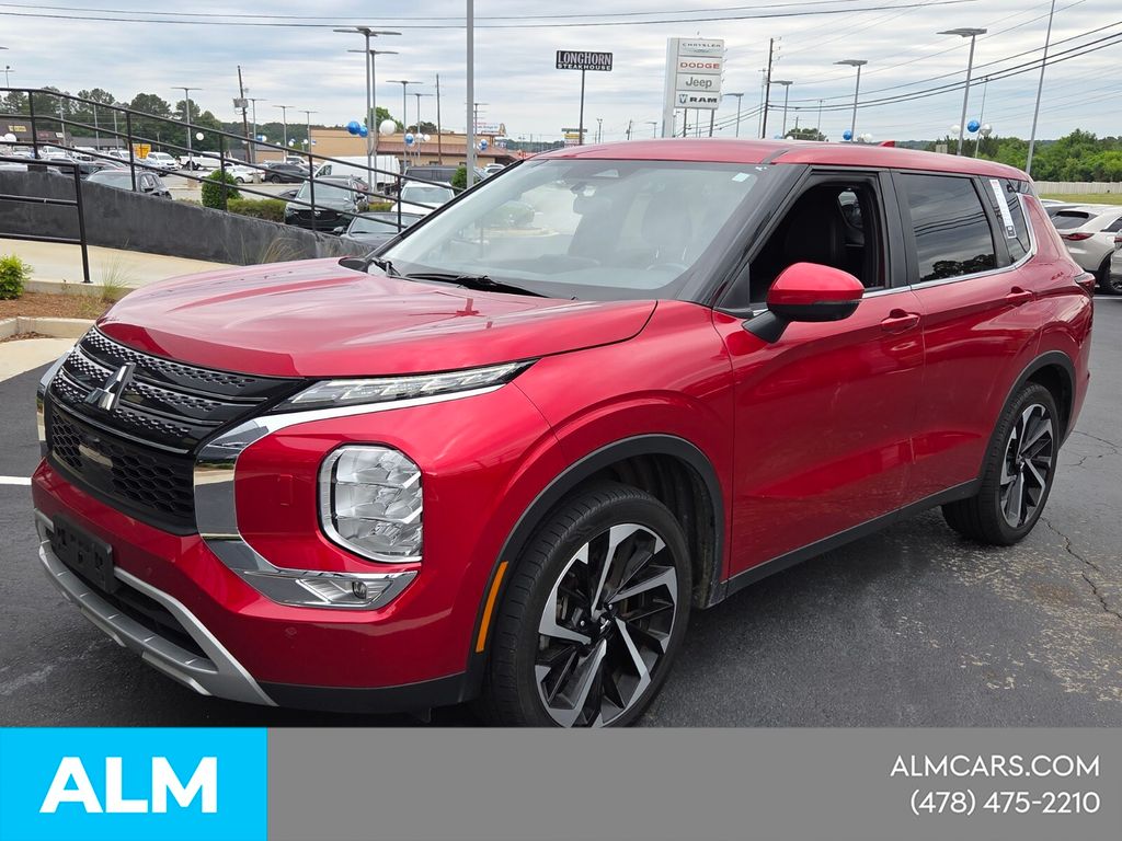 Used 2024 Red Mitsubishi SE image 4