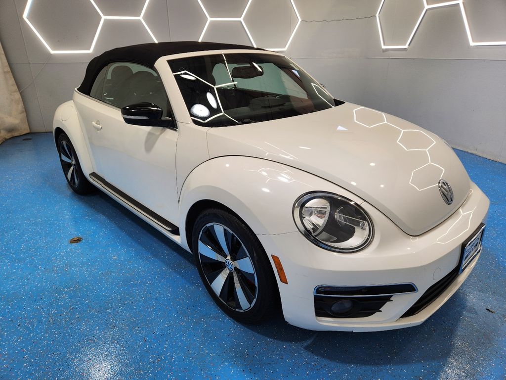 Candy White/Black Roof 2013 Volkswagen Beetle Turbo Convertible Convertible Front-Wheel Drive 6-Speed Dual Clutch