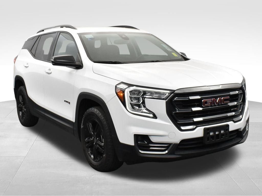 2023 GMC Terrain AT4's photo