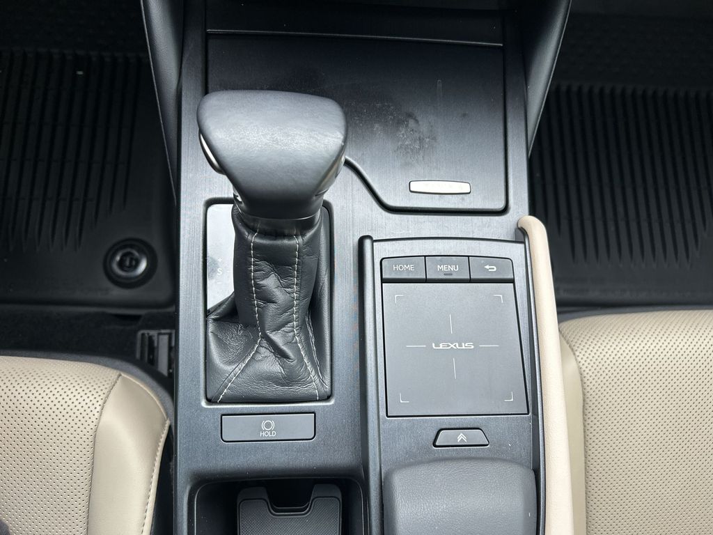 Thumbnail: 2021 Lexus ES - 20