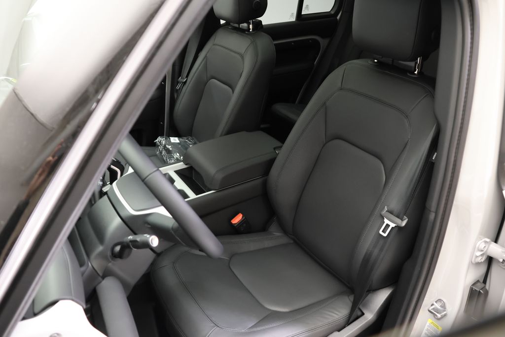 Thumbnail: 2026 Land Rover Defender - 30