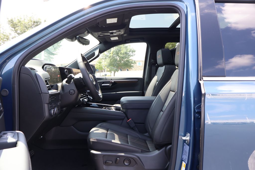 Thumbnail: 2025 Chevrolet Suburban - 14