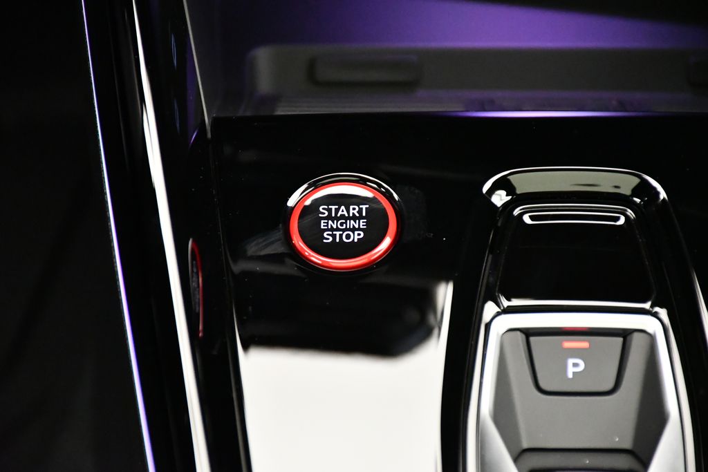 Thumbnail: 2025 Audi RS 3 - 29