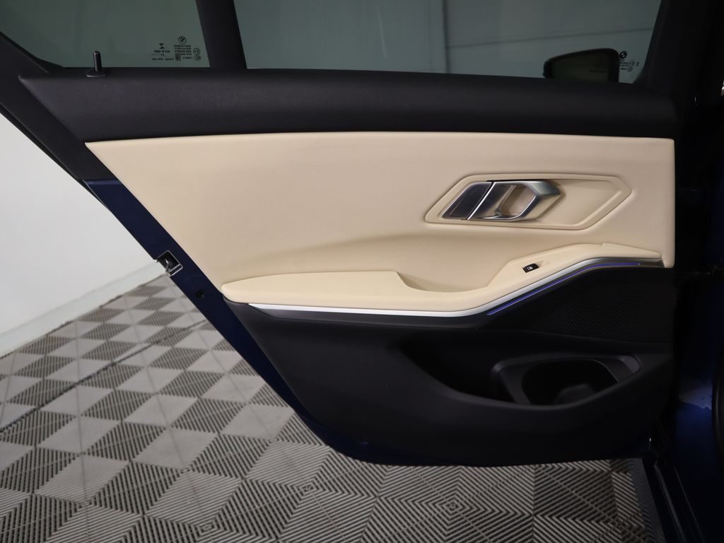 Thumbnail: 2022 BMW 3 Series - 27