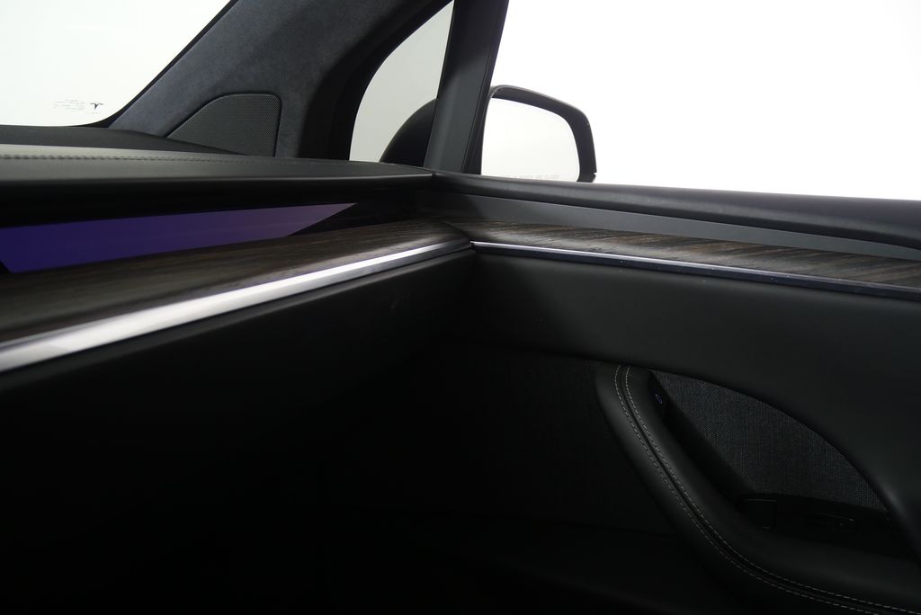 Thumbnail: 2022 Tesla Model X - 29